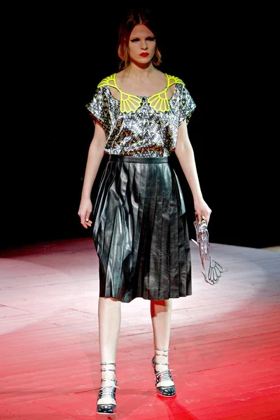 Look 9